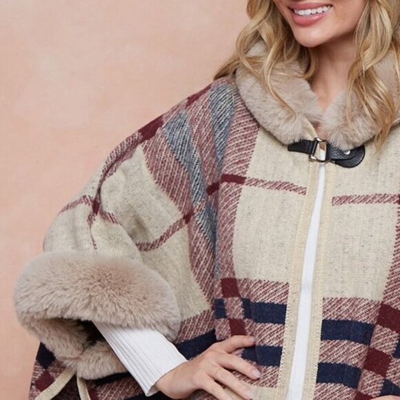 On Blue Women's Poncho Faux Fur Hooded Wrap Cape Size L/XL Plaid Arm Holes Boho - Picture 3 of 16